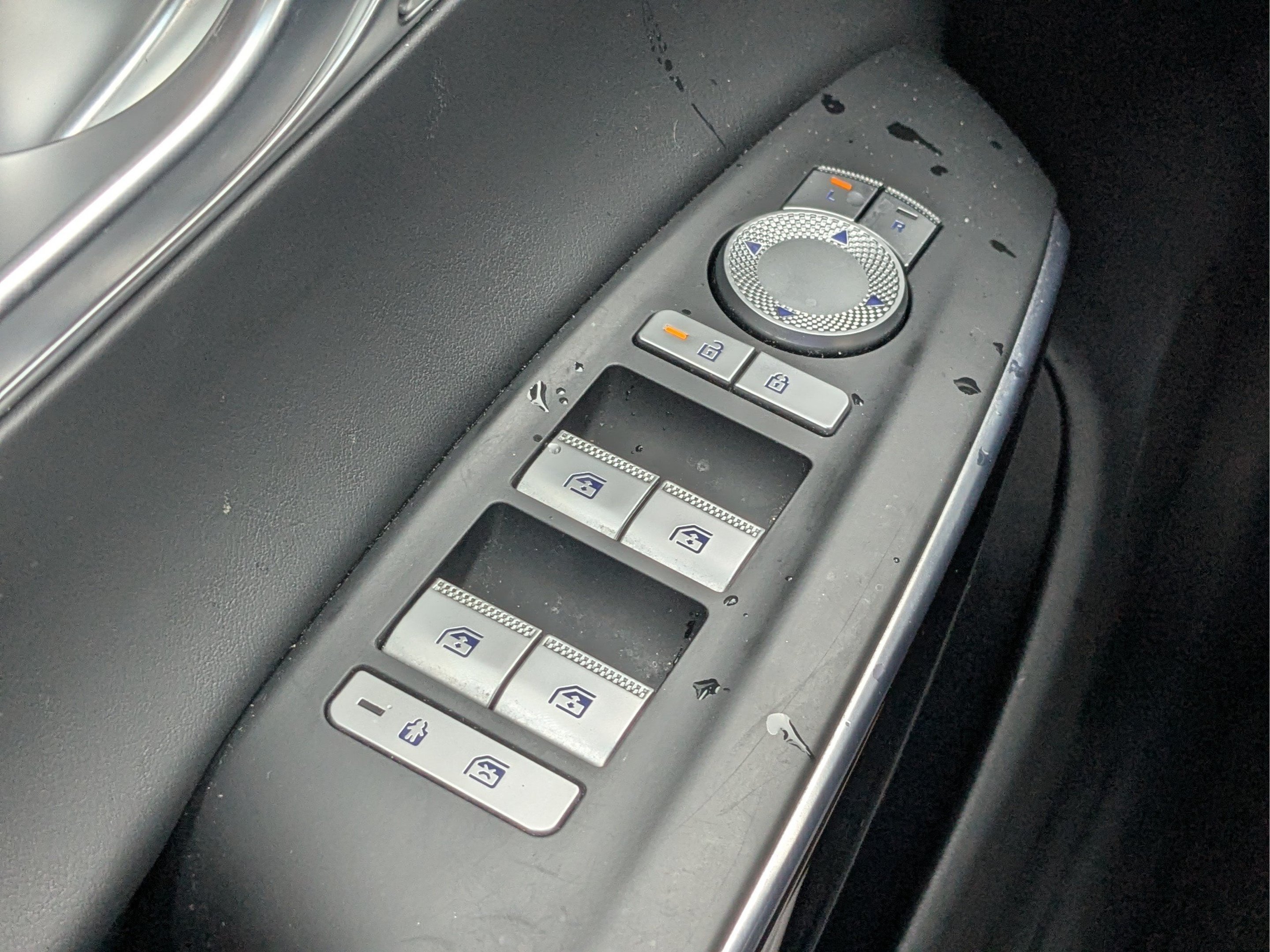 2026 GENESIS GV70 Standard - Photo 25