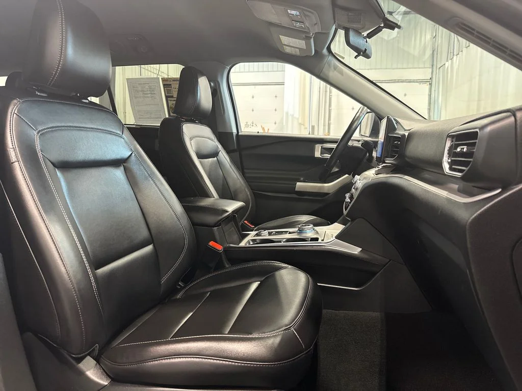 Used 2024 Silver Ford XLT image 34