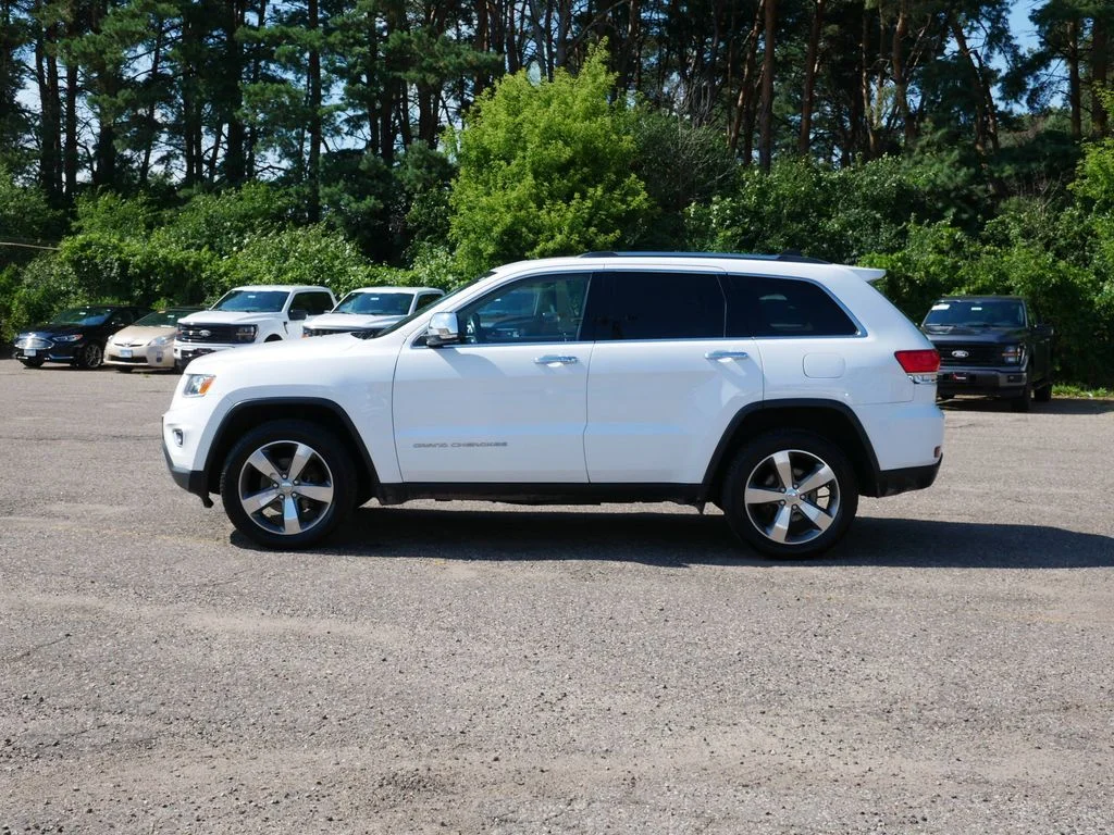 Used 2015 White Jeep Limited image 5