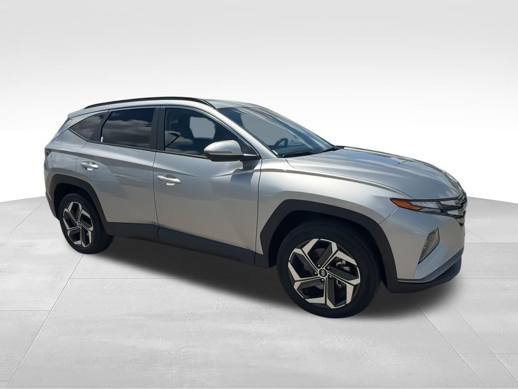 Used 2023 Silver Hyundai SEL image 2