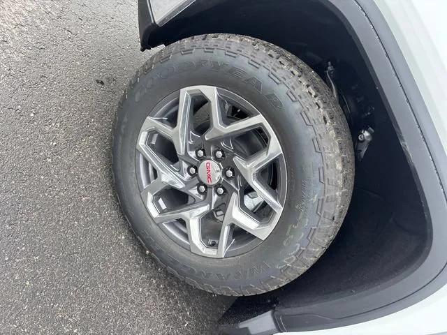 New 2026 Summit White GMC SLT image 29