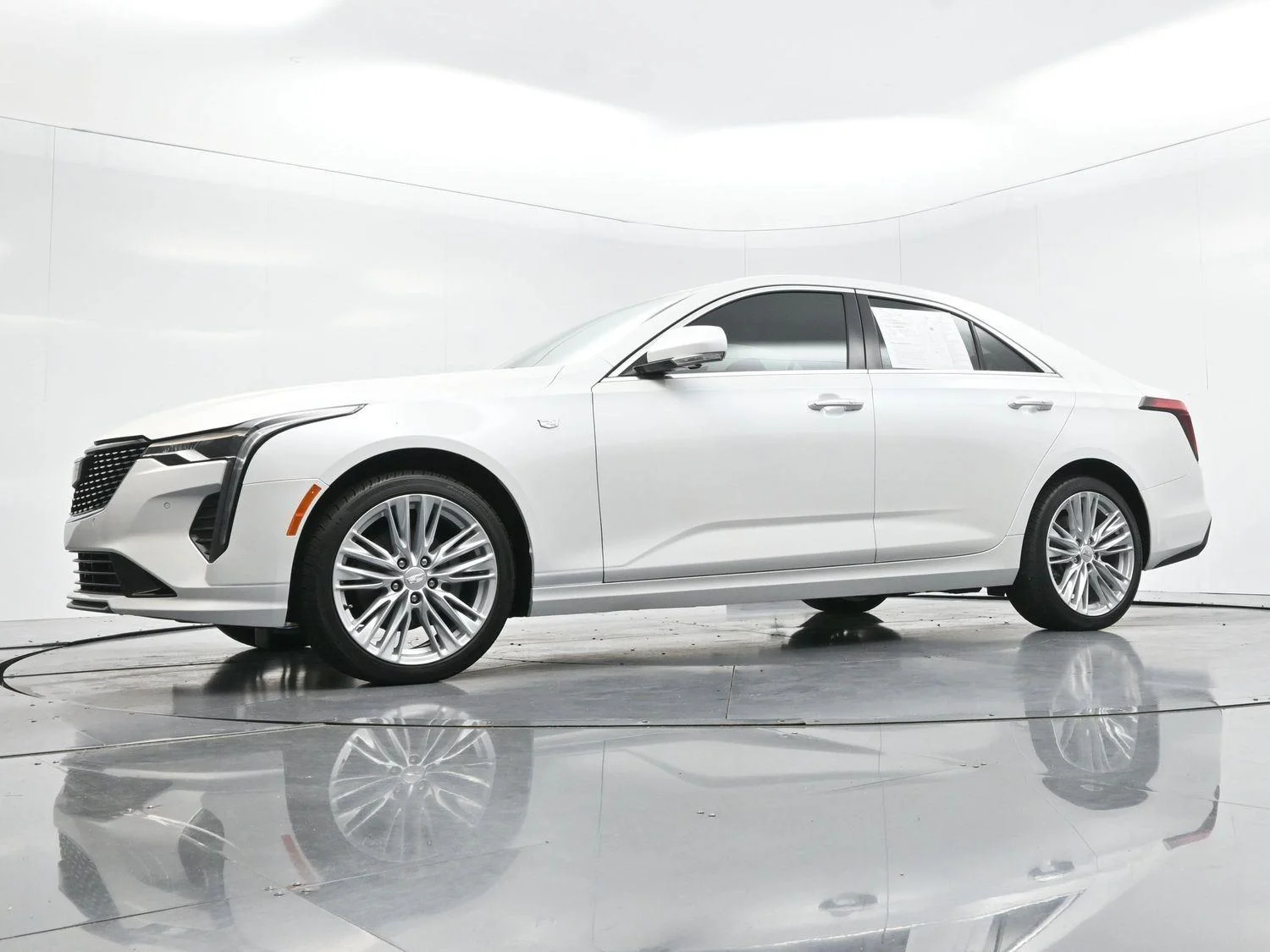 Used 2022 Crystal White Tricoat Cadillac Premium Luxury image 49