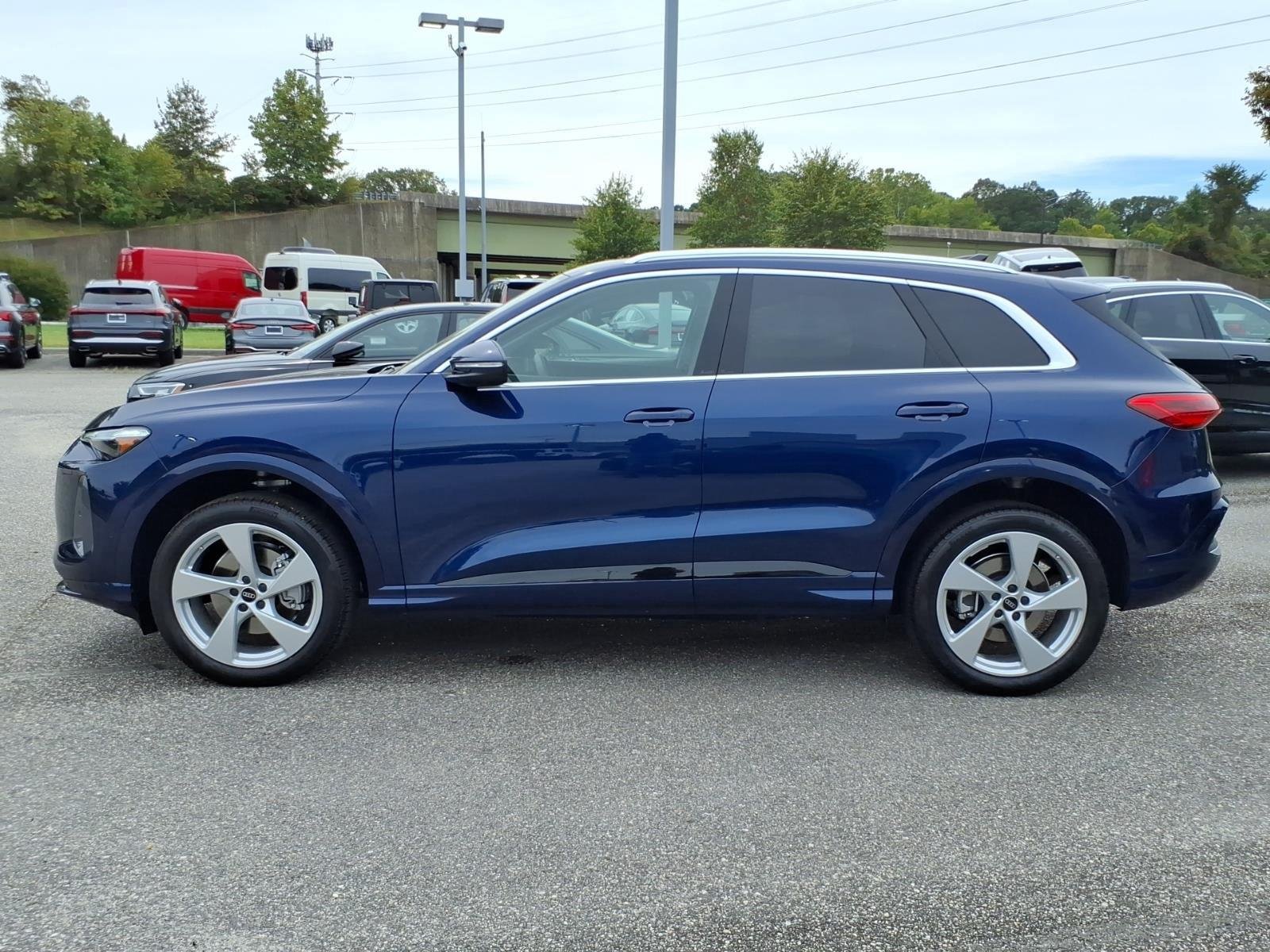Used 2025 Navarra Blue Metallic Audi Premium Plus image 3