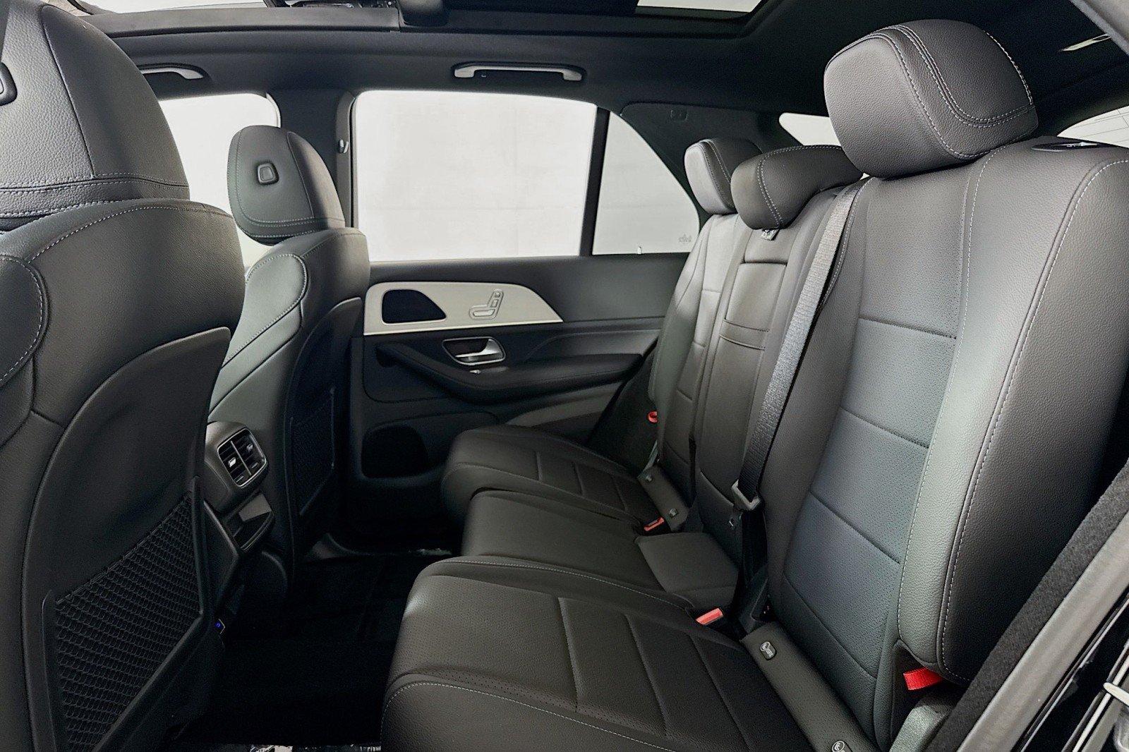 New 2026 Black Mercedes-Benz GLE 450 4MATIC® SUV image 7