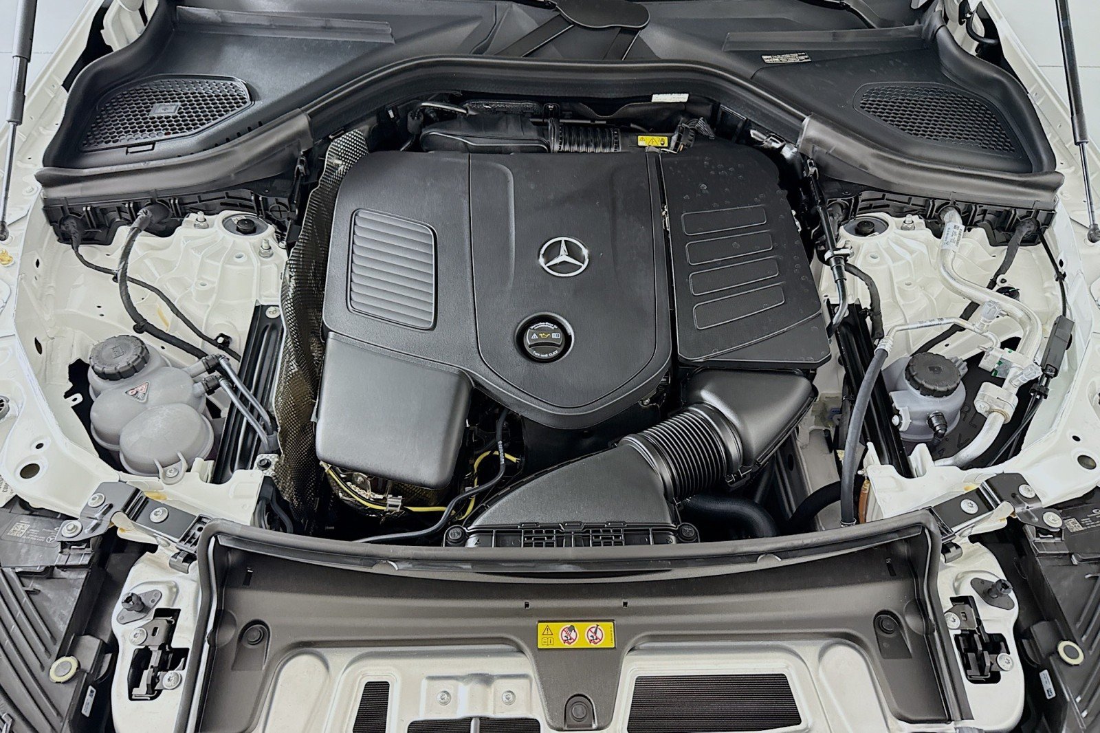 New 2026 Polar White Mercedes-Benz GLC 300 SUV image 10
