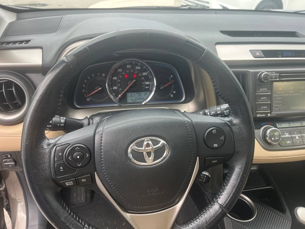 Used 2015 Pyrite Mica Toyota Limited image 15