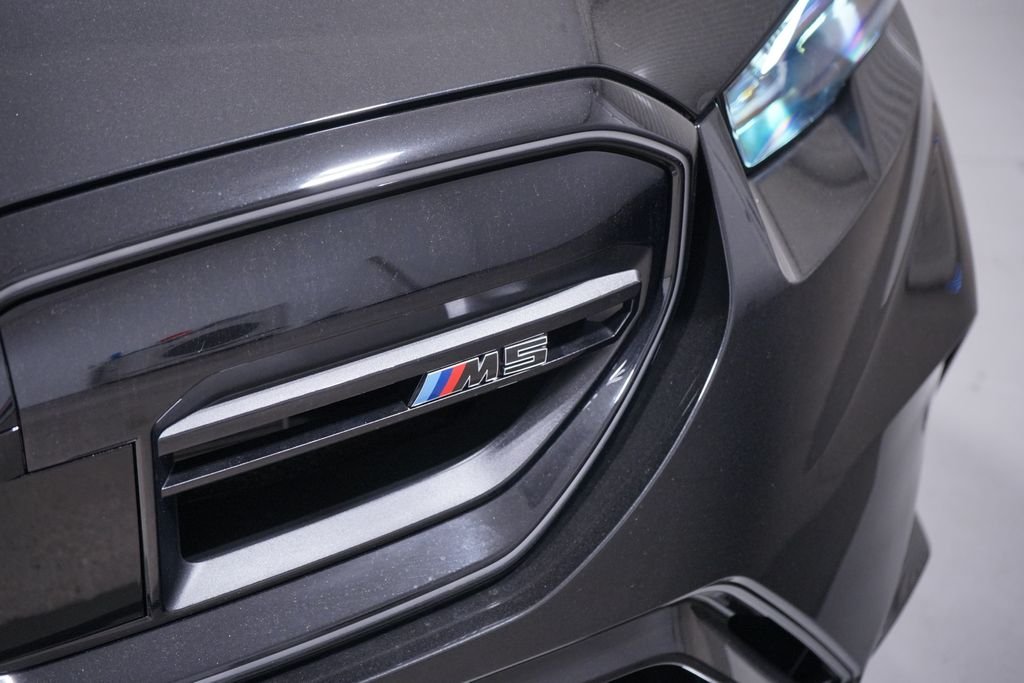 New 2027 Black Sapphire Metallic BMW Base image 6