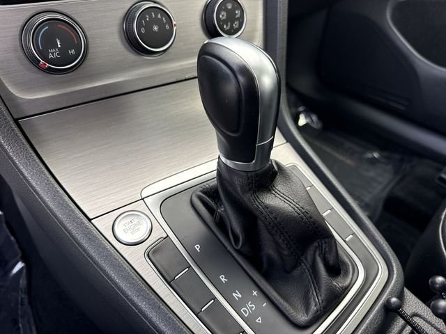 Used 2017 Blue Volkswagen Wolfsburg image 20