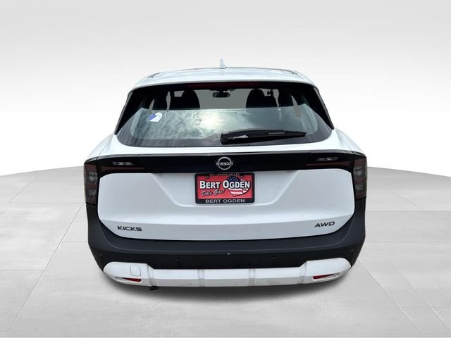 Certified Used 2025 White Nissan S image 7