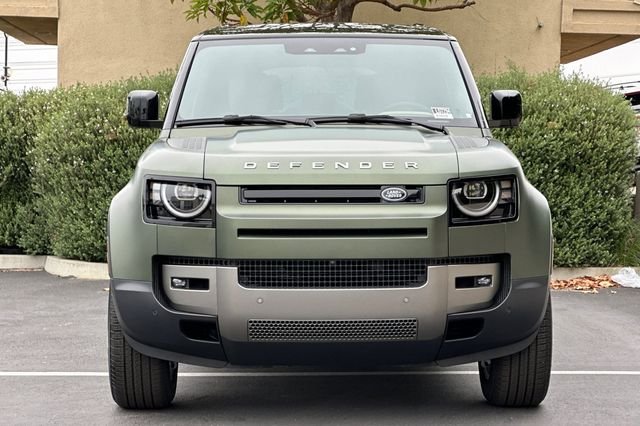 New 2026 Woolstone Green Land Rover S image 8