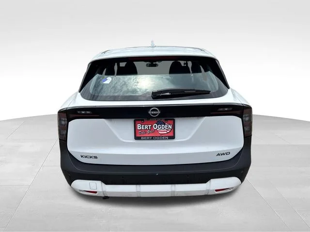 Used 2025 White Nissan S image 7