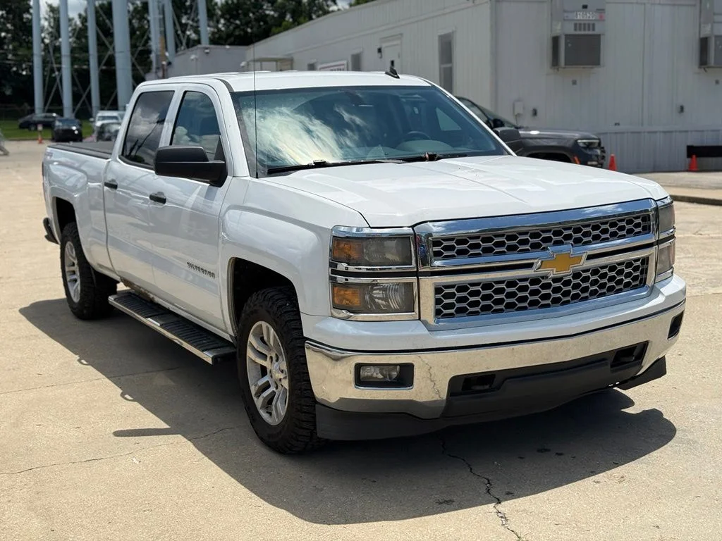 Used 2014 White Chevrolet LT image 4