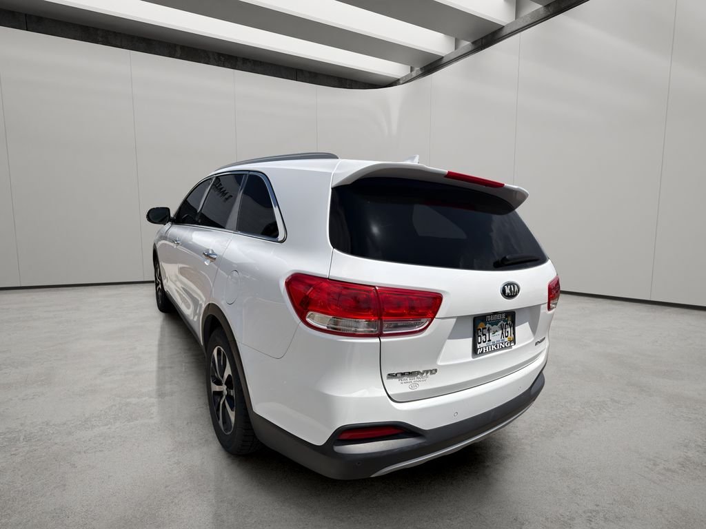 Used 2016 Snow White Pearl Kia EX image 2