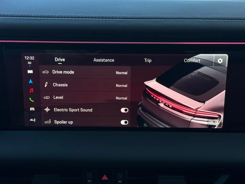 2025 Porsche Macan S - Photo 26