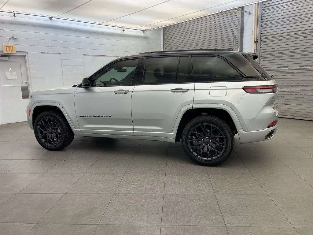 2025 Jeep Grand Cherokee Summit Reserve - Photo 9