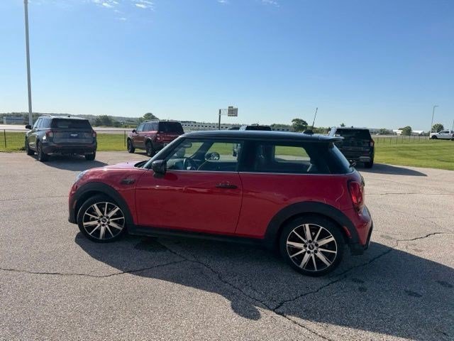 Used 2022 Chili Red MINI Cooper S image 8