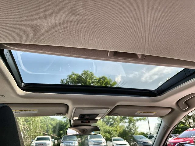 Used 2023  Honda EX image 18