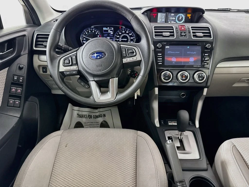 Used 2018 White Subaru 2.5i Premium image 28