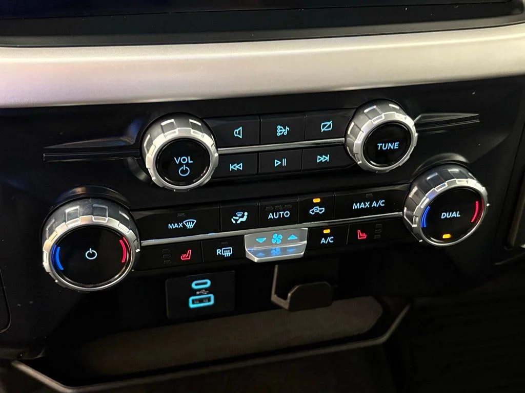 Used 2023 Gray Ford XLT image 30