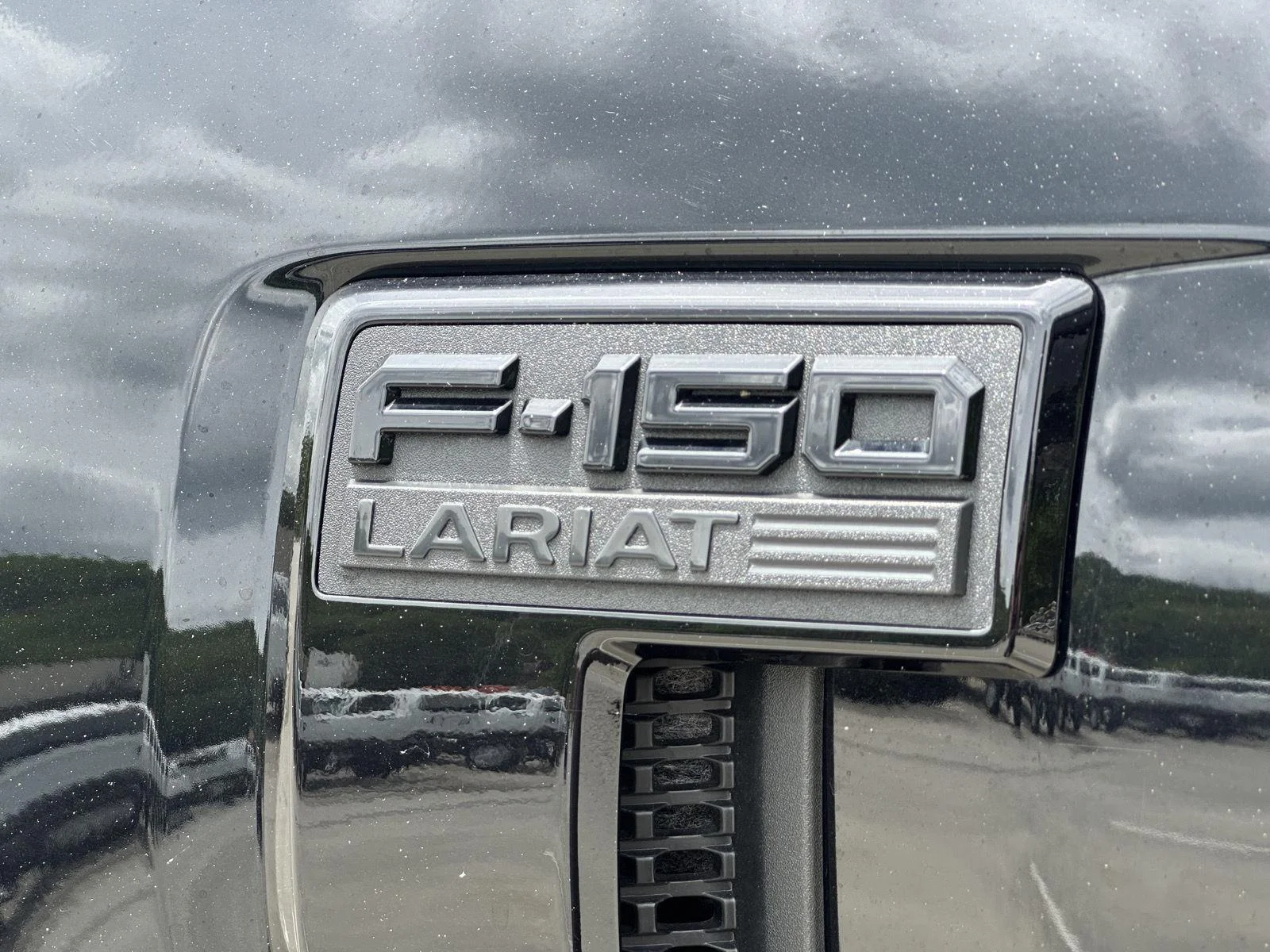 Used 2024 Agate Black Metallic Ford LARIAT image 13