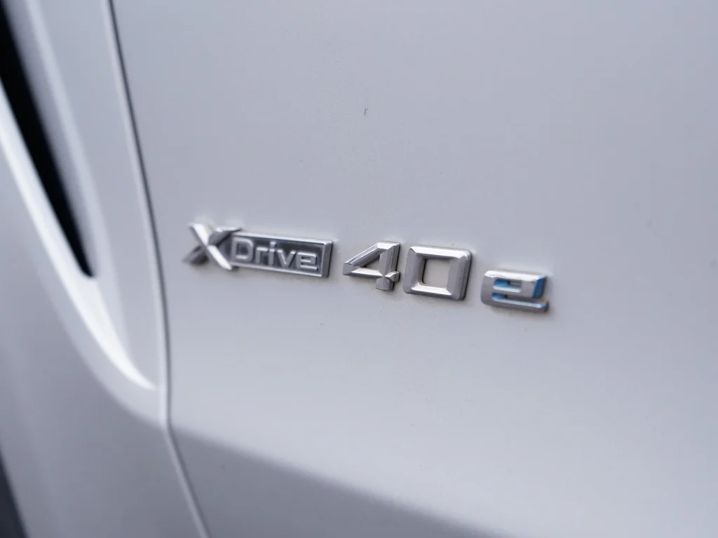 Used 2017 Glacier Silver Metallic BMW xDrive40e iPerformance image 6