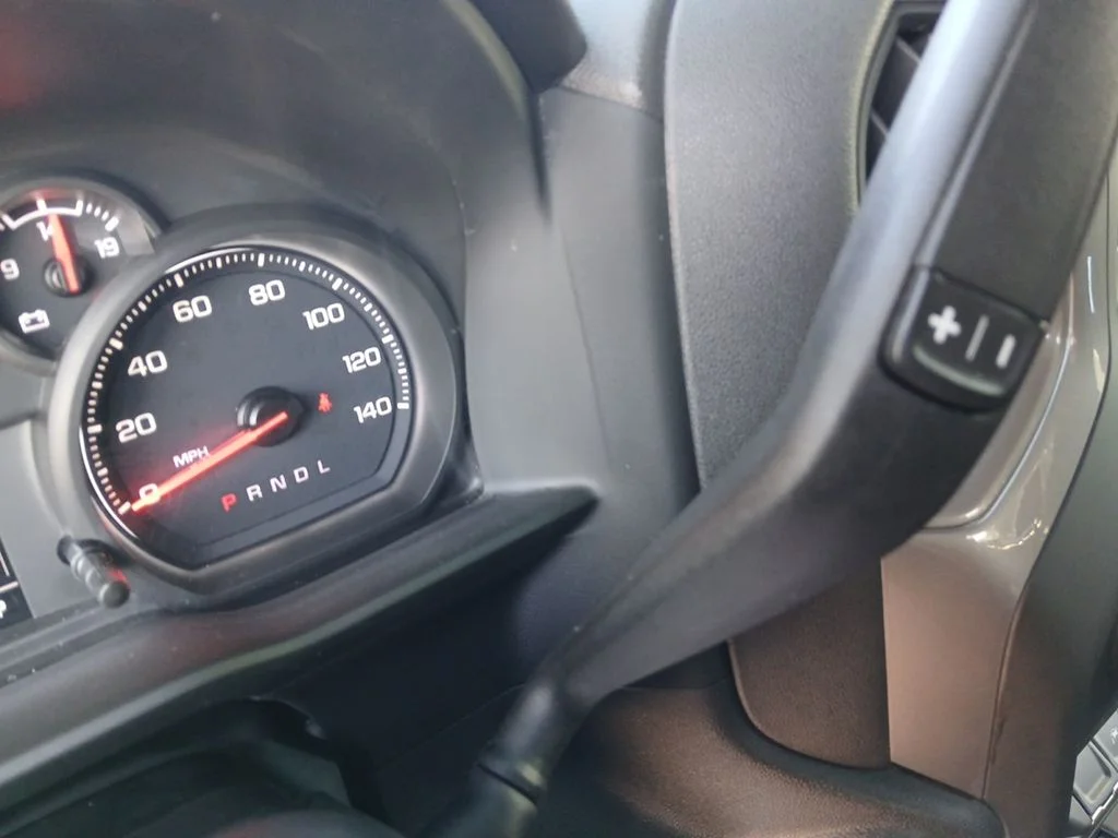 Used 2023 White Chevrolet Custom image 24
