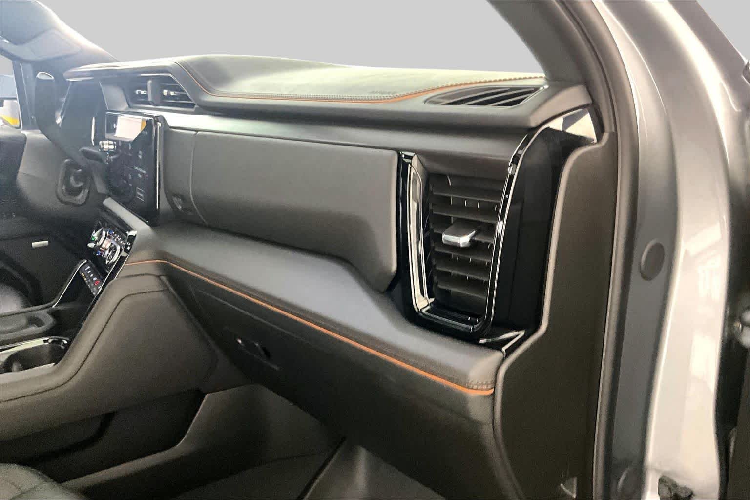 Used 2024 Sterling Metallic GMC AT4 image 18