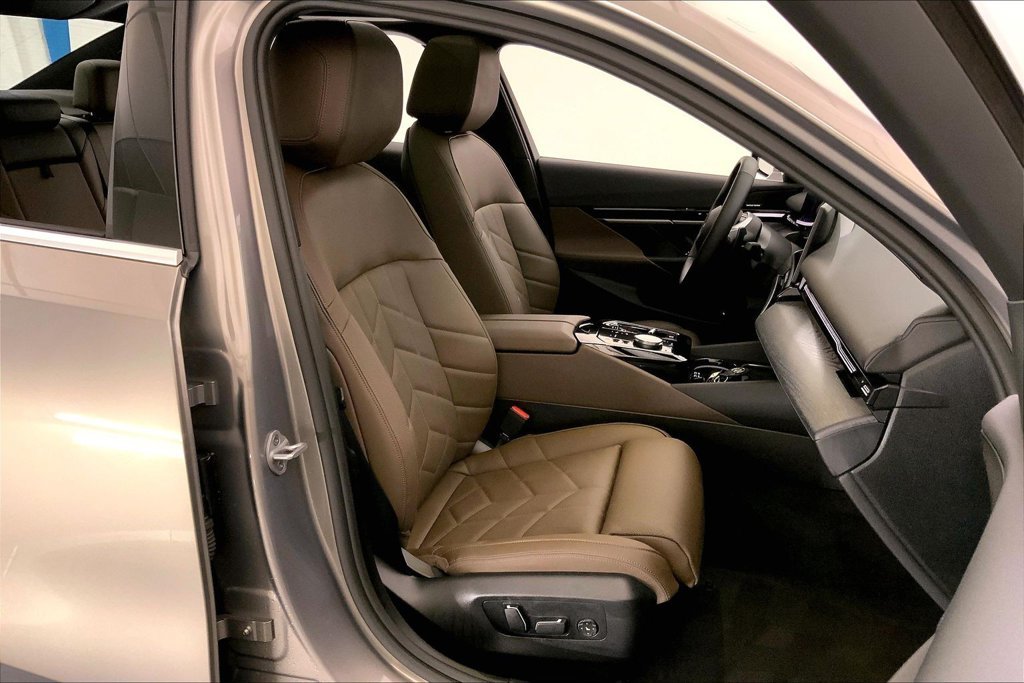 2026 BMW 5 Series 530i - Photo 6