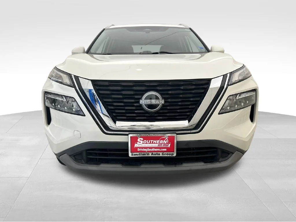 Used 2023 White Nissan SV image 9