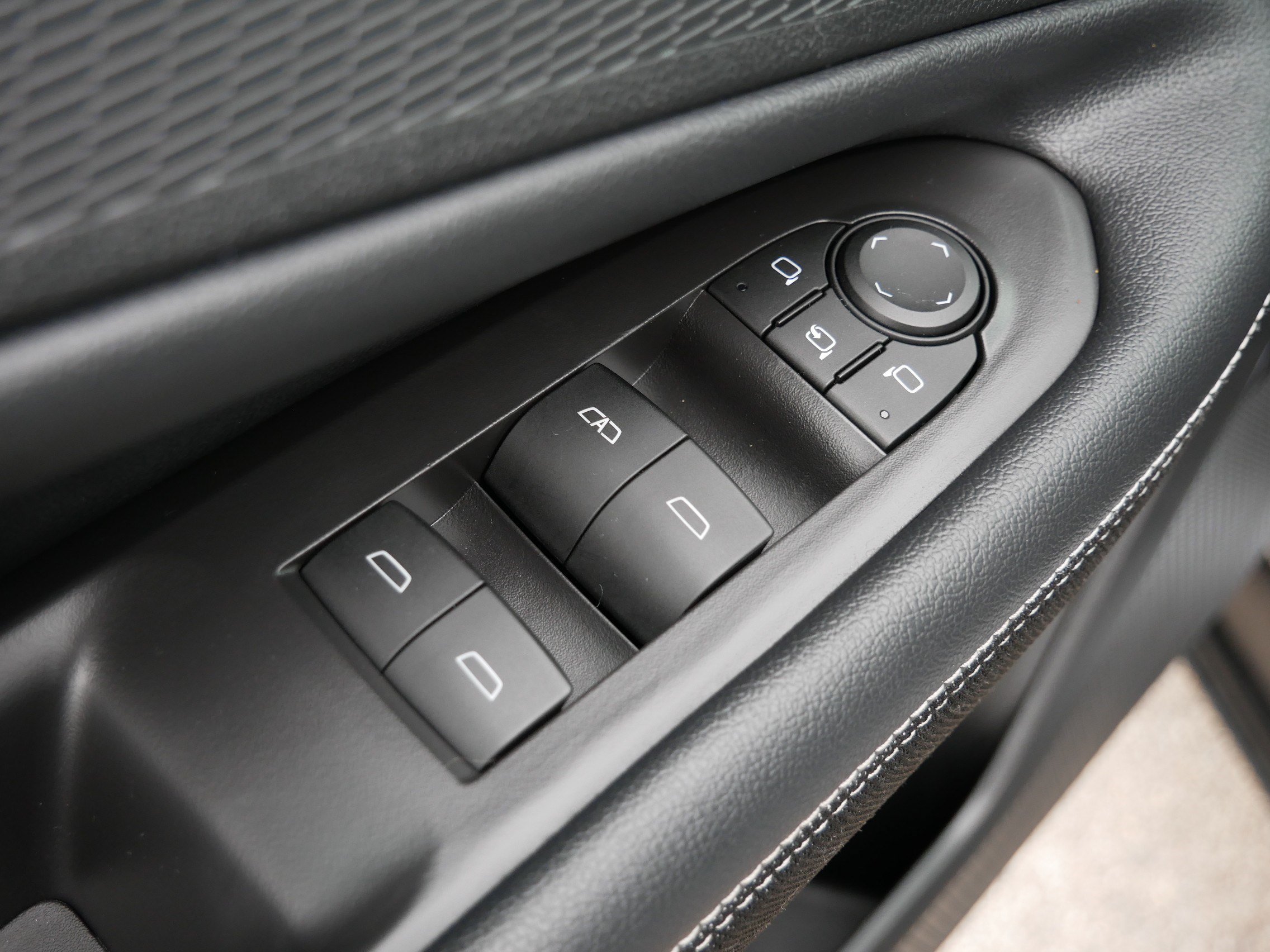 2024 Chevrolet Blazer EV LT - Photo 19
