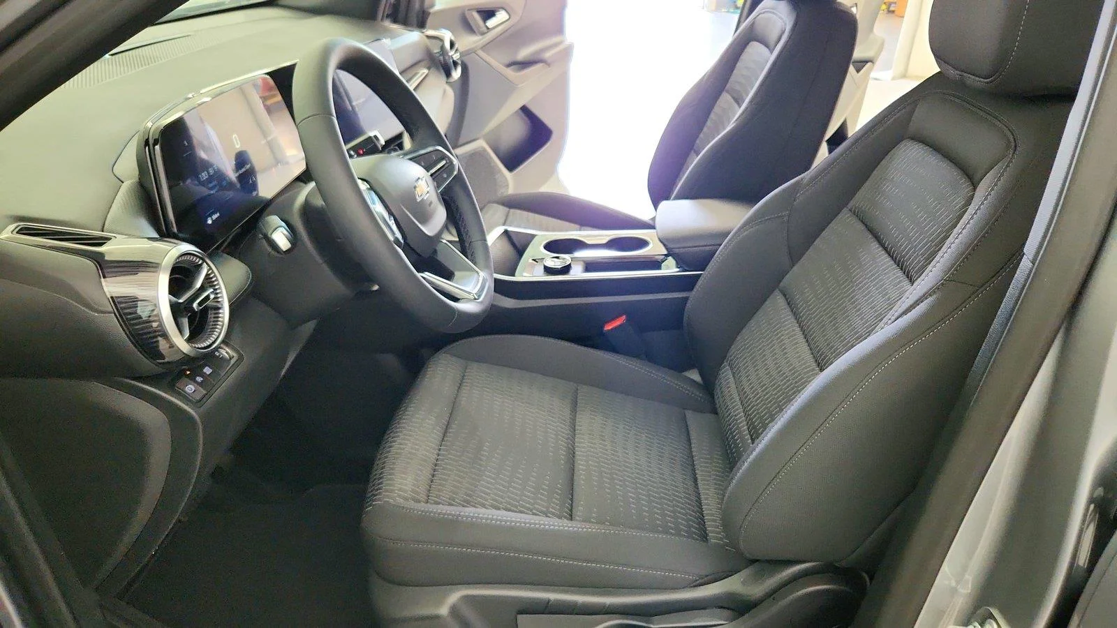 2027 Chevrolet Equinox LT - Photo 15