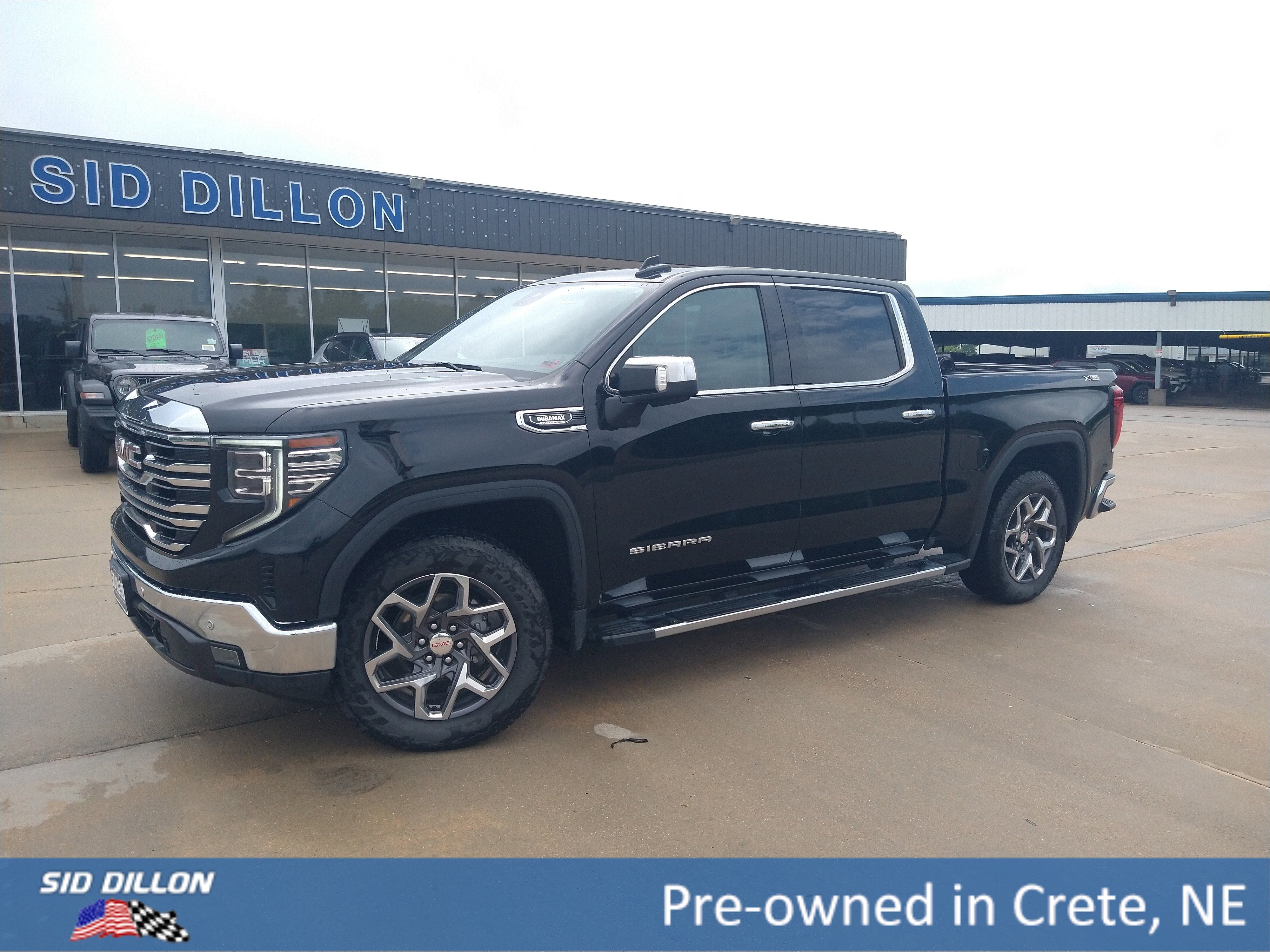 2022 GMC Sierra 4WD Crew Cab Short Box SLT's photo
