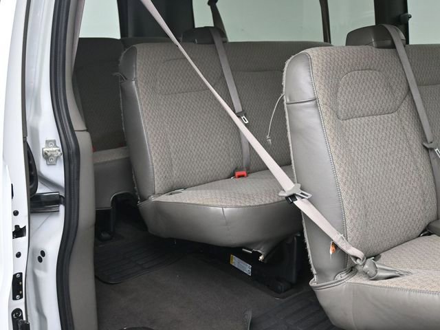 2024 Chevrolet Express Passenger LT - Photo 15