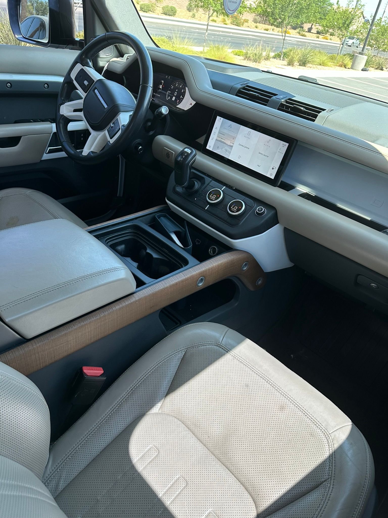 Used 2020 Fuji White Land Rover HSE image 14