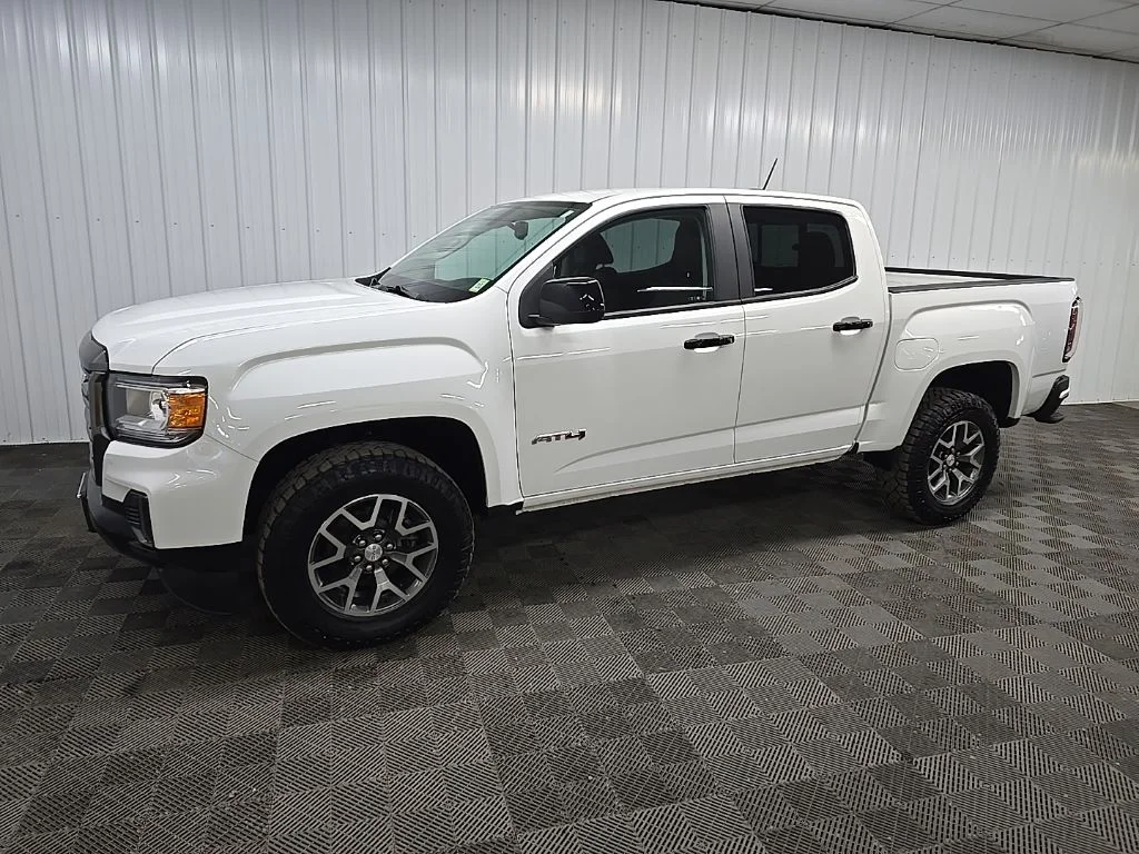 Used 2022 White GMC AT4 w/Leather image 6