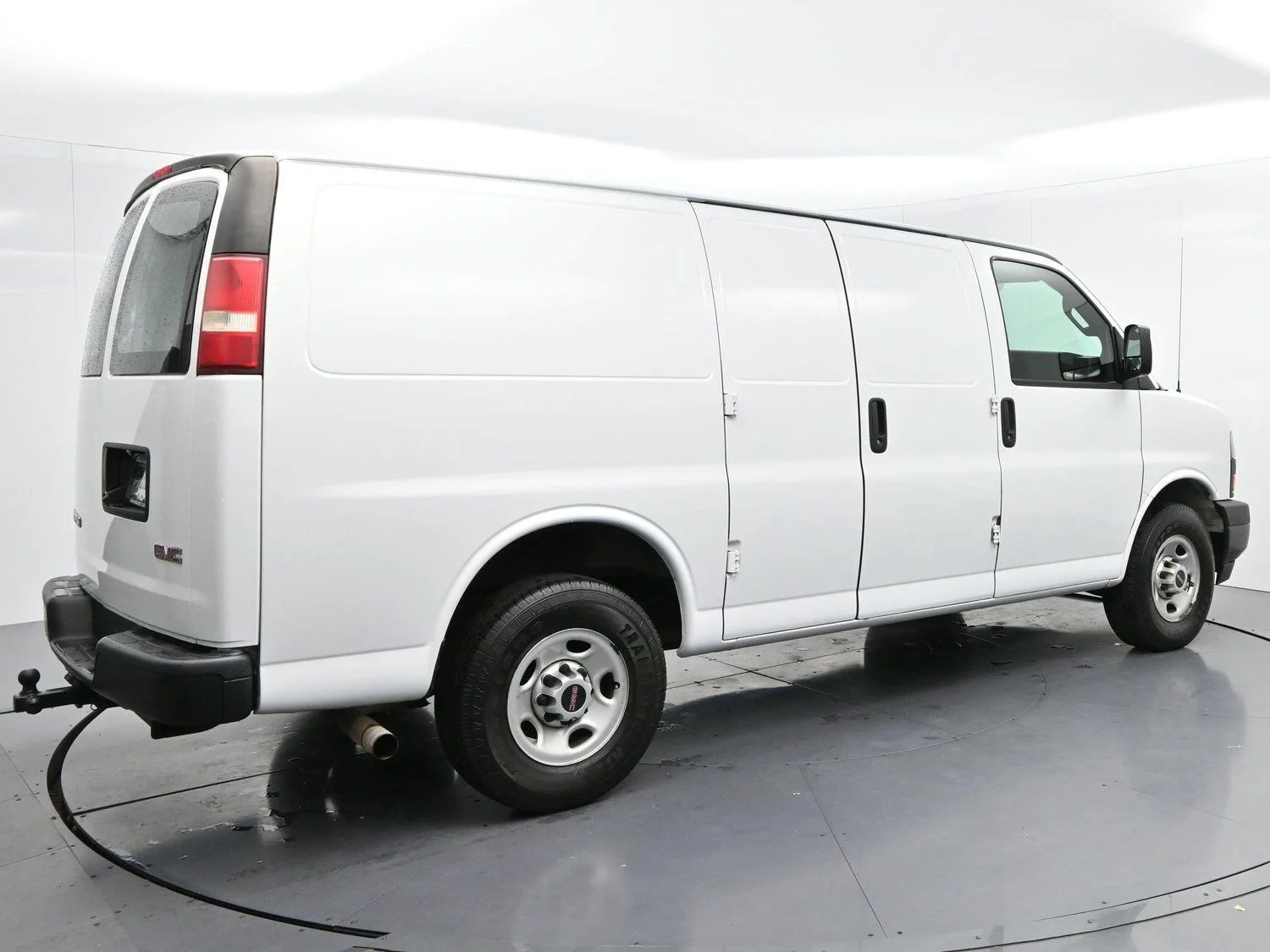 Used 2018 Summit White GMC 2500 image 7