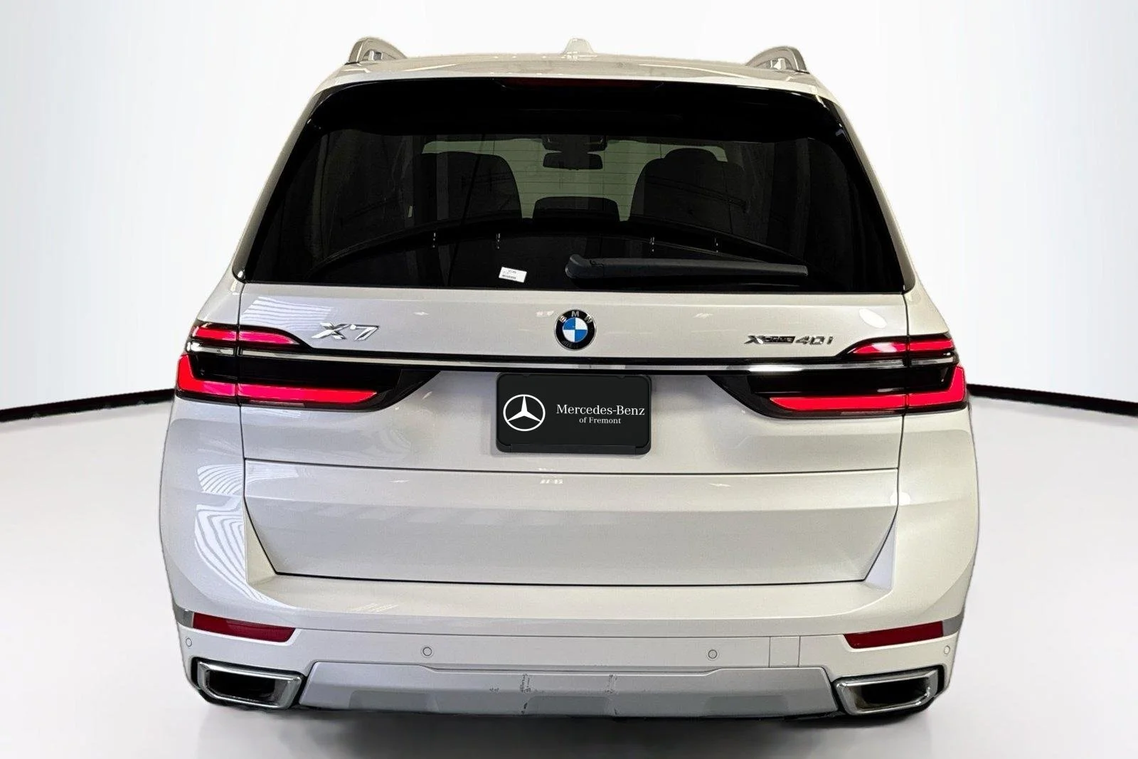 Used 2023 Alpine White BMW xDrive40i image 6