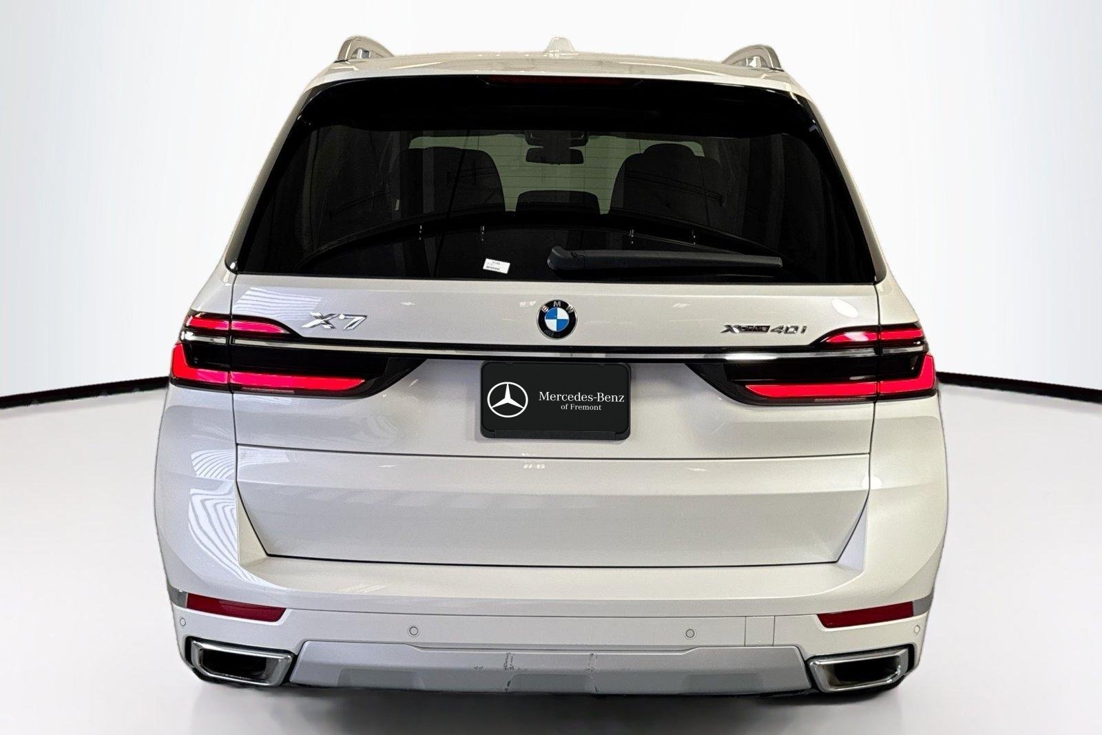 Used 2023 Alpine White BMW xDrive40i image 6