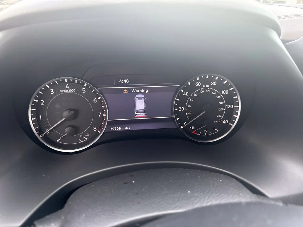 Used 2022 White Nissan Platinum image 17