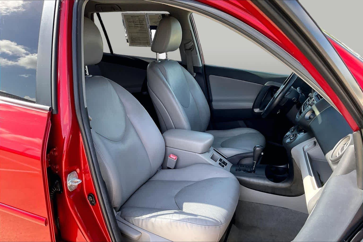 Used 2011 Barcelona Red Metallic Toyota Ltd image 8