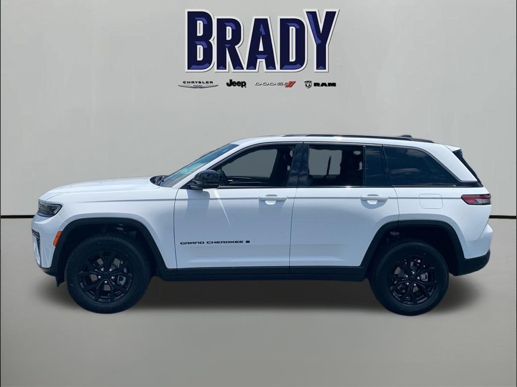 New 2026 Bright White Clear-Coat Exterior Paint Jeep Altitude image 4