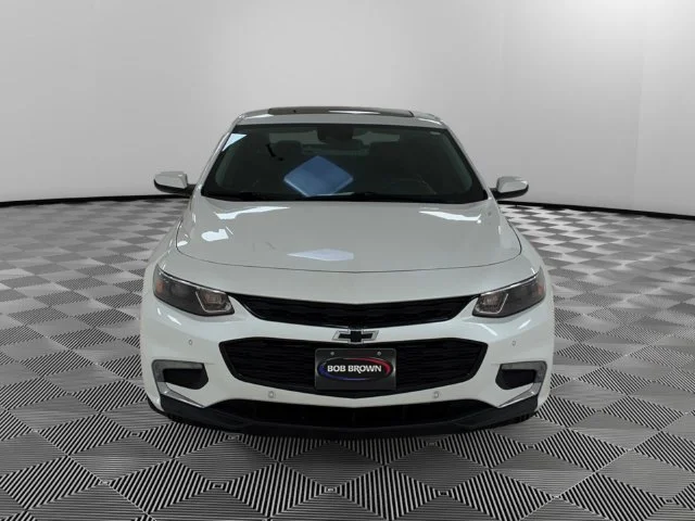 Certified Used 2018 IRIDESCENT PEARL TRICOAT Chevrolet Premier image 8