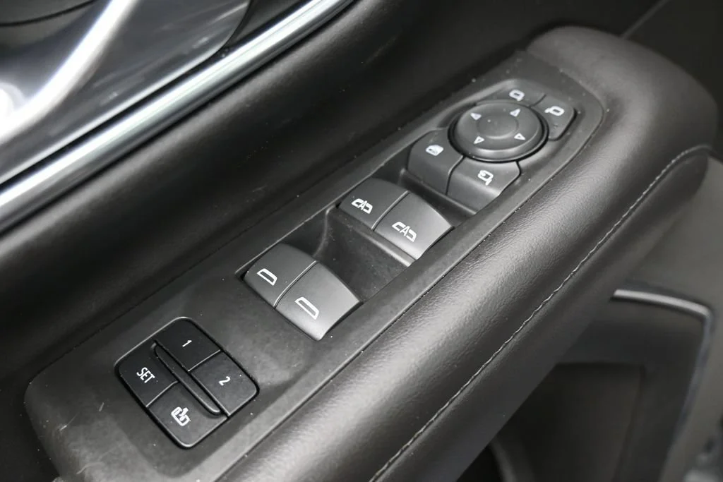 Used 2022 MIDNIGHT BLUE METALLIC Chevrolet Z71 image 14