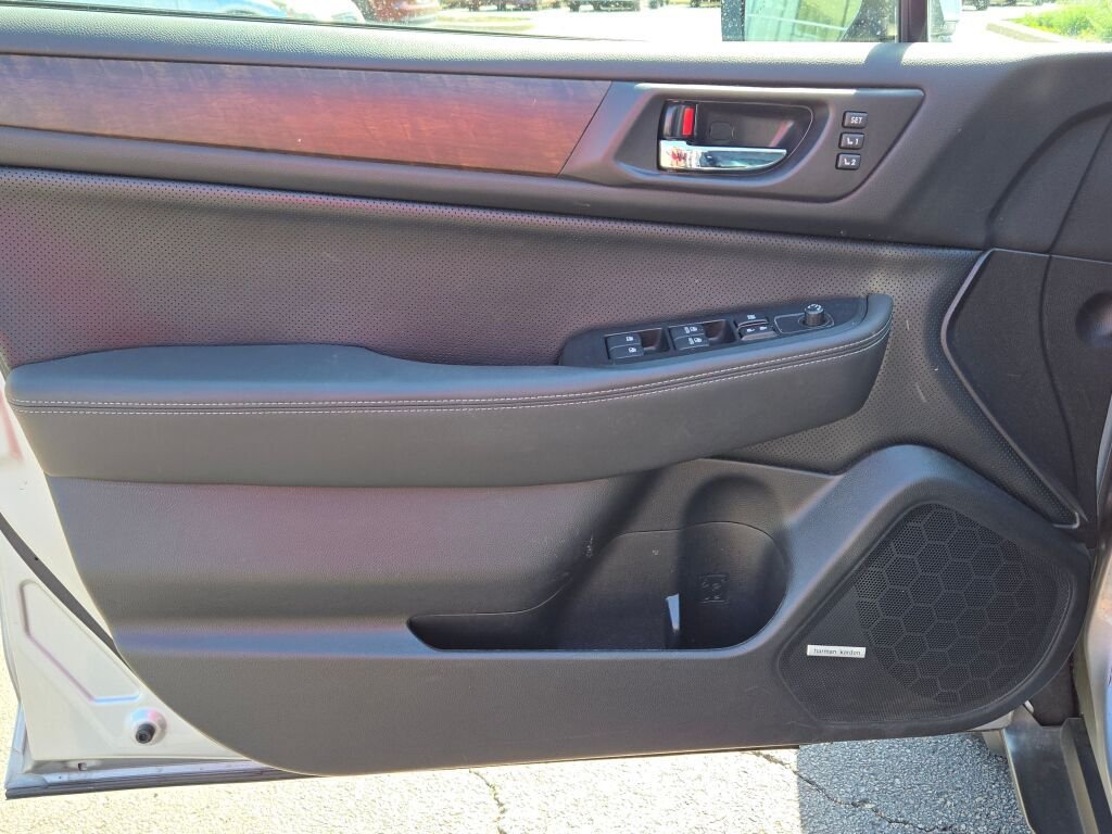 Used 2016 Silver Subaru 2.5i image 19