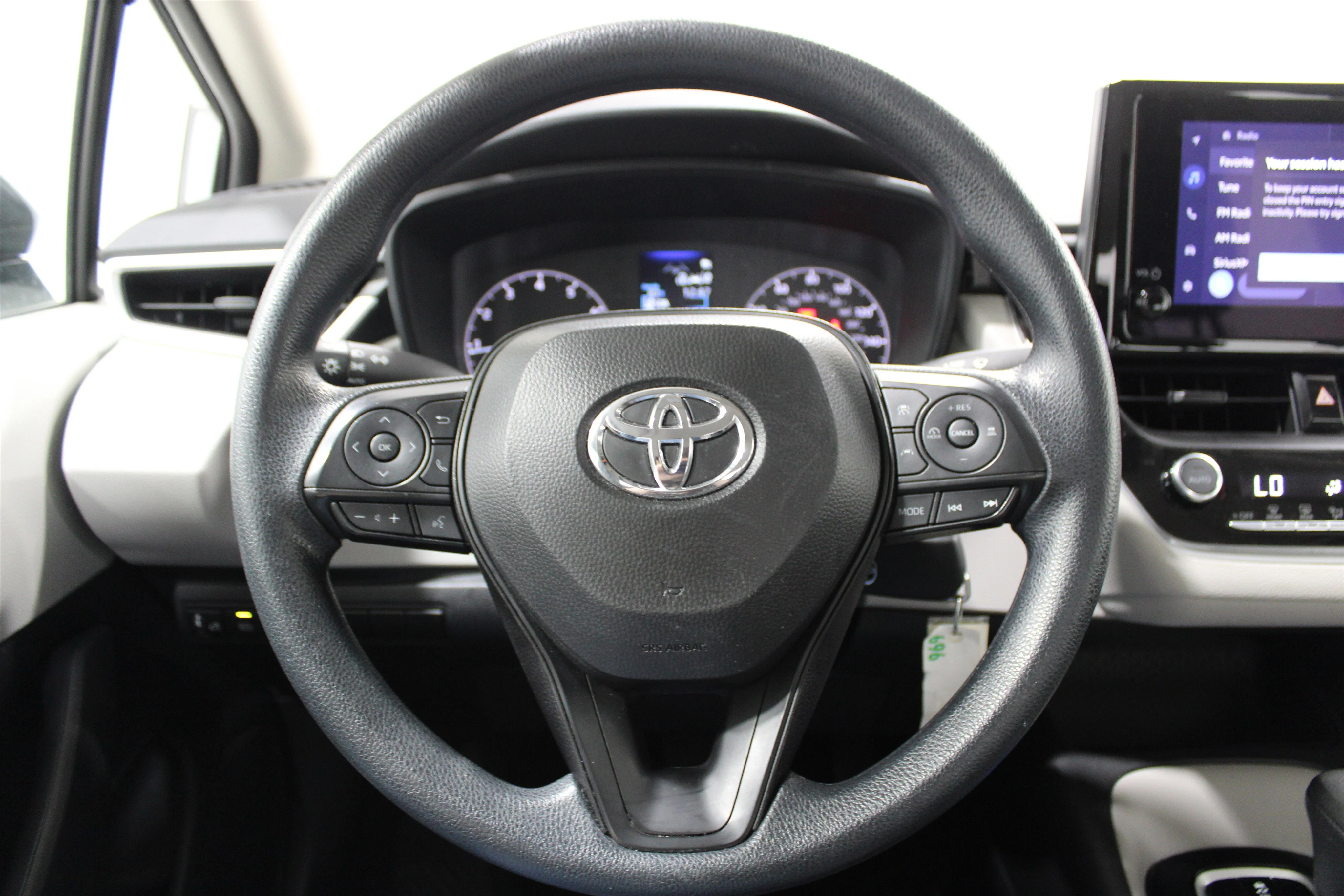 2025 Toyota Corolla LE - Photo 9