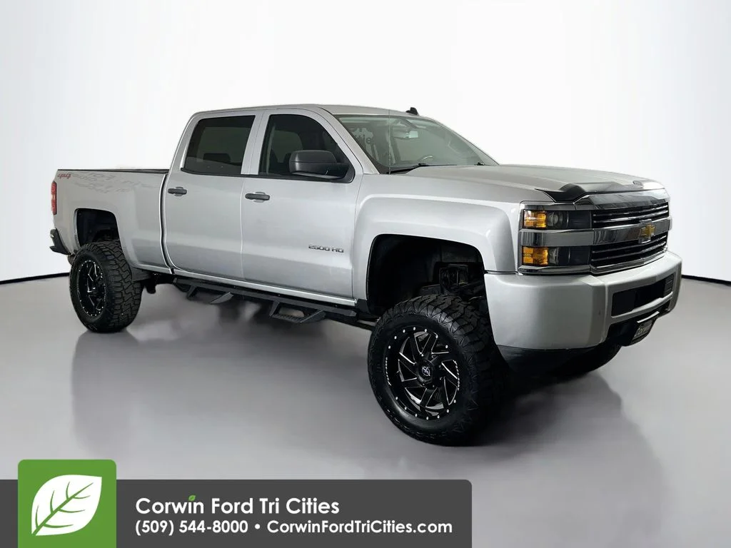 2015 Chevrolet Silverado HD 1LT 4WD Crew Cab Standard Box's photo