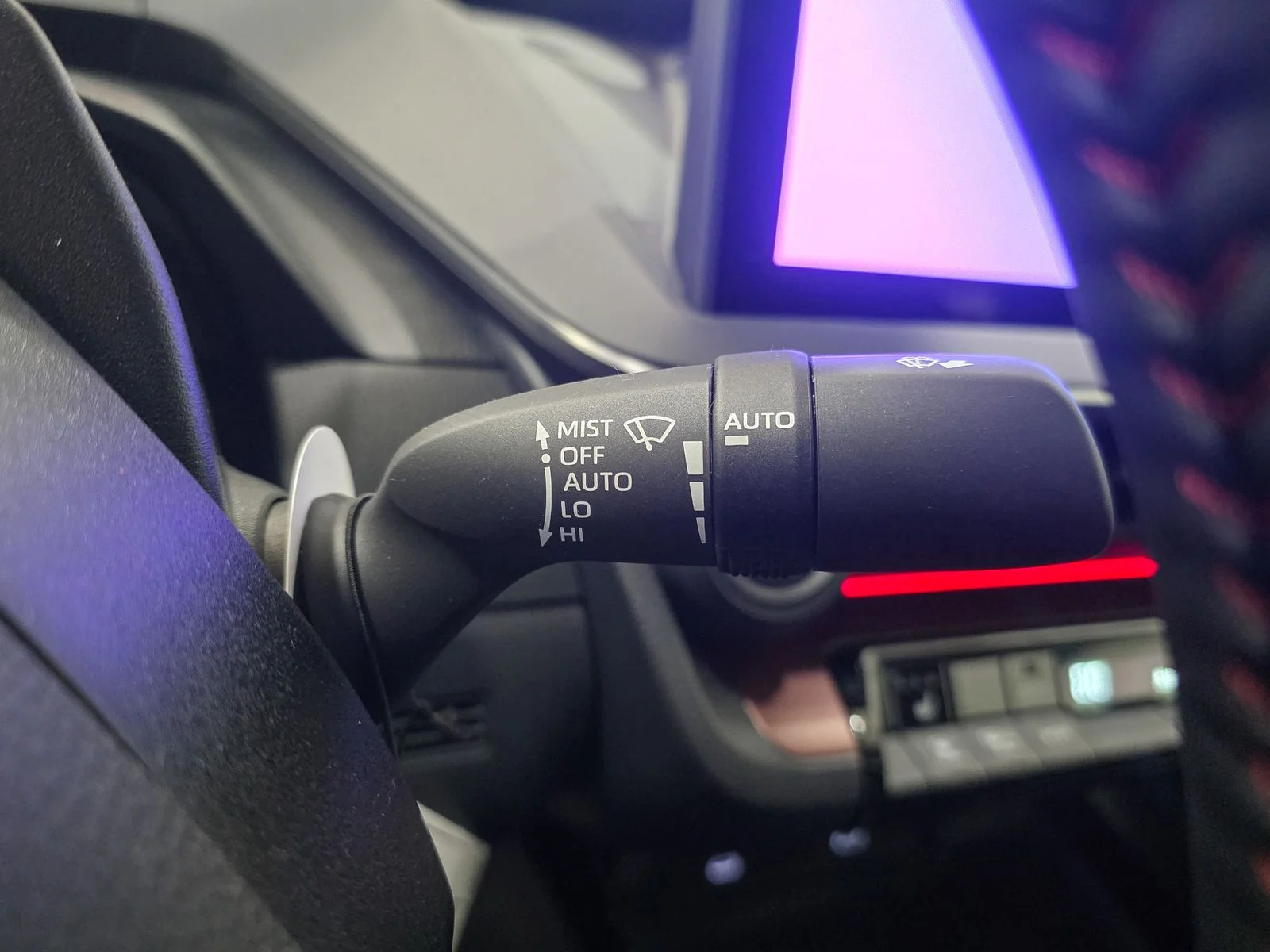 2026 Toyota Prius Plug-in Hybrid XSE - Photo 35