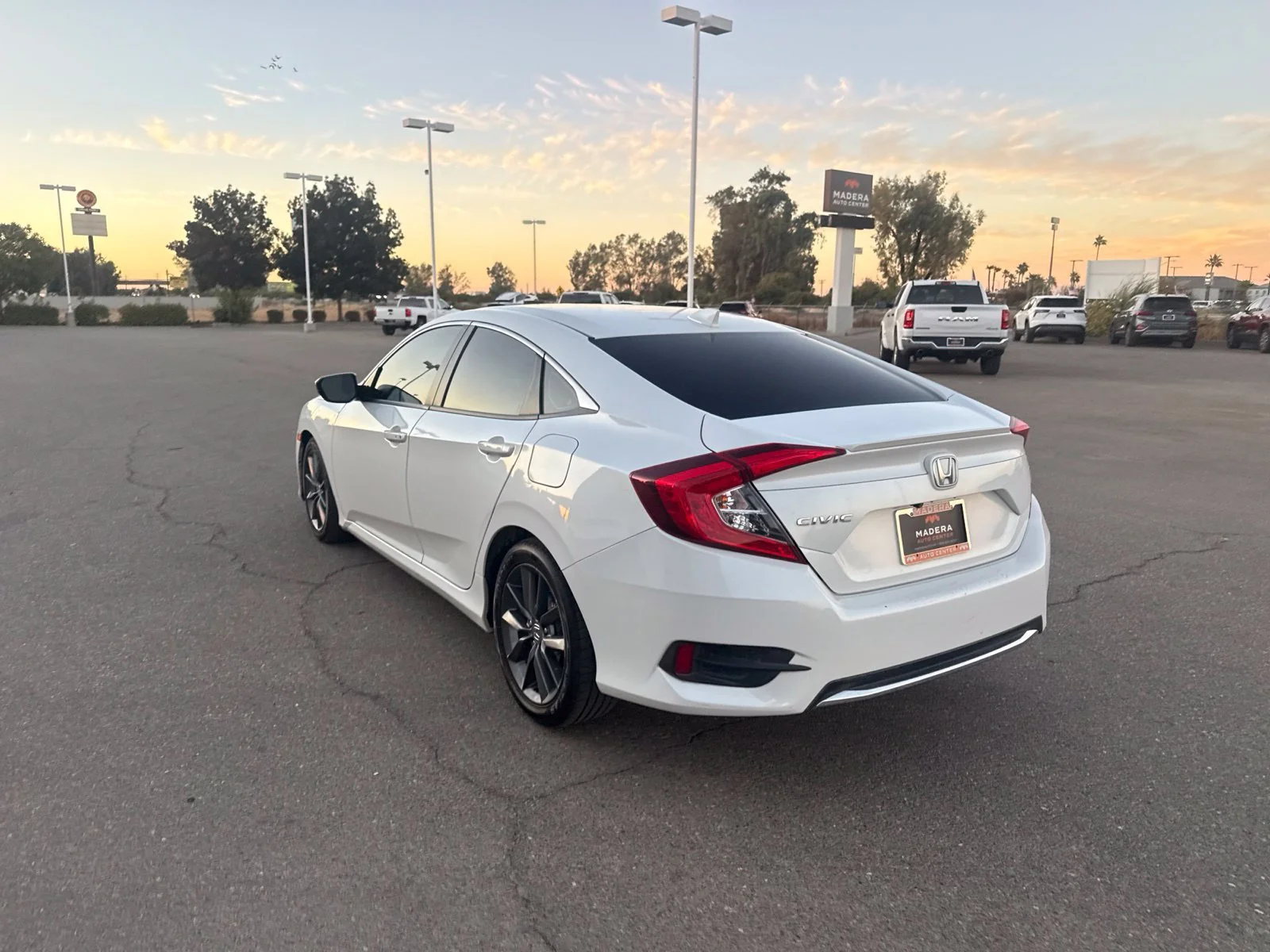 Used 2019 White Honda EX image 7