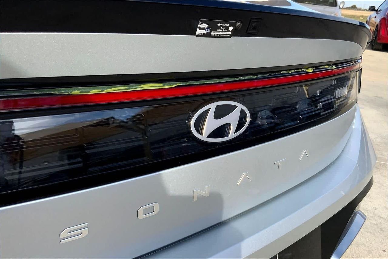 2026 Hyundai Sonata SEL - Photo 15