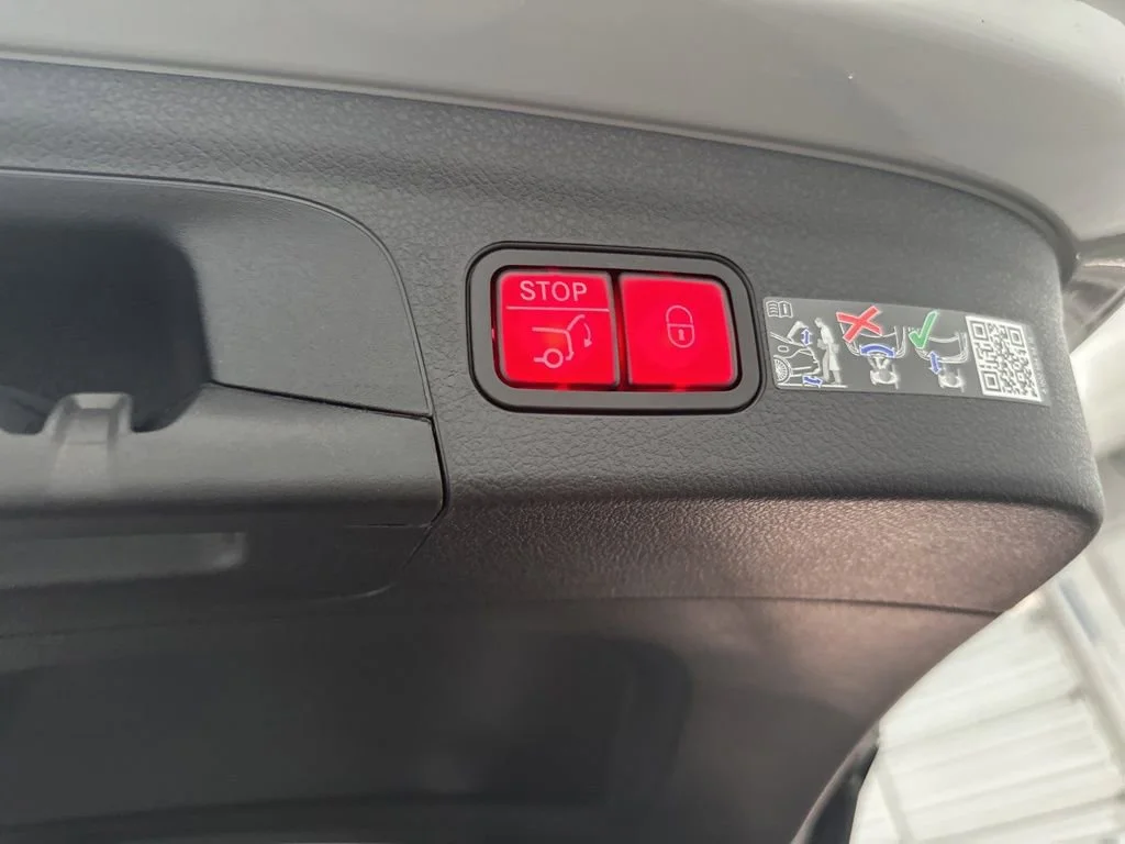 New 2026 White Mercedes-Benz GLE 450 image 23
